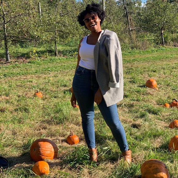 Meet your Posher, Kiera - Picture 2 of 4